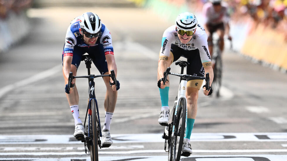 Mohoric wins photo finish for Tour de France stage 19